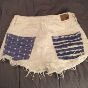 {American Eagle} Distressed Flag Pocket Shorts